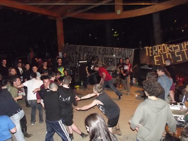 ROVERETO - 1 maggio parco pubblico